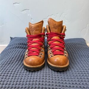 Danner Mountain Light Cascade Hiking Boots